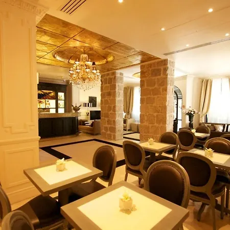 Szálloda De Monaco 3*