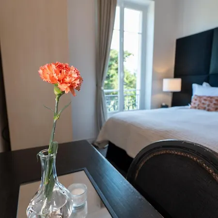 Hotel De Monaco 3*
